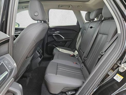 Used 2025 Audi Q5 Premium Plus w/ Premium Plus image 14