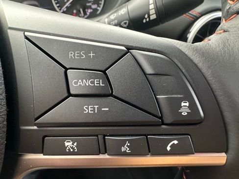 Used 2025 Nissan Sentra SR w/ SR Premium Package image 29