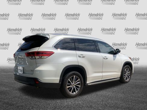 Used 2017 Toyota Highlander XLE FWD image 10