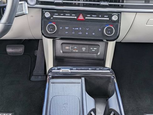 Certified 2025 Hyundai Tucson SEL w/ Tow & Go Package AWD/4WD image 18