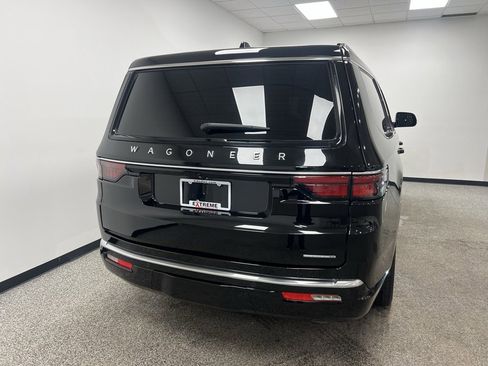 Used 2024 Jeep Wagoneer L Series III w/ Premium Group I image 7