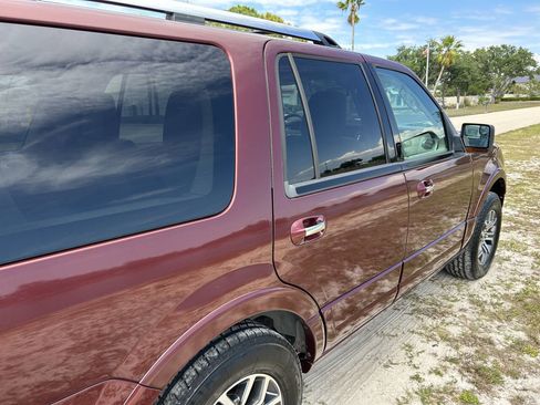 Used 2012 Ford Expedition Limited RWD image 14