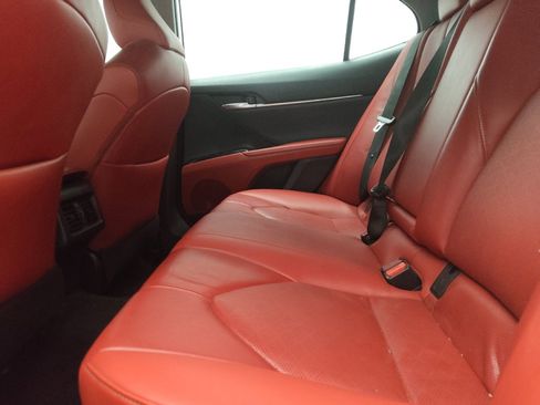 Used 2019 Toyota Camry XSE FWD image 18