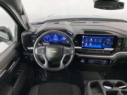 Certified 2022 Chevrolet Silverado 1500 LT AWD/4WD image 16