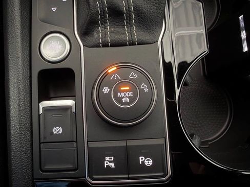 Used 2022 Volkswagen Atlas Cross Sport SEL Premium R-Line AWD/4WD image 33