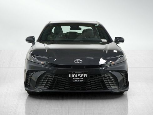 Used 2025 Toyota Camry SE image 8