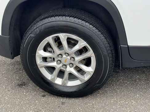 Used 2023 Chevrolet Traverse LS w/ Safety Package AWD/4WD image 9