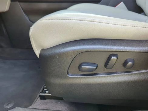 Used 2023 Cadillac XT4 Luxury w/ Cold Weather Package image 22