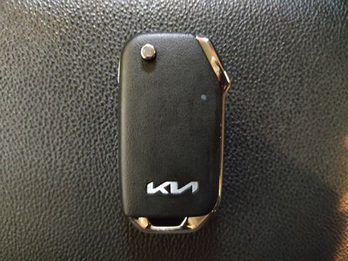 Used 2023 Kia Forte LXS w/ LXS Technology Package image 32