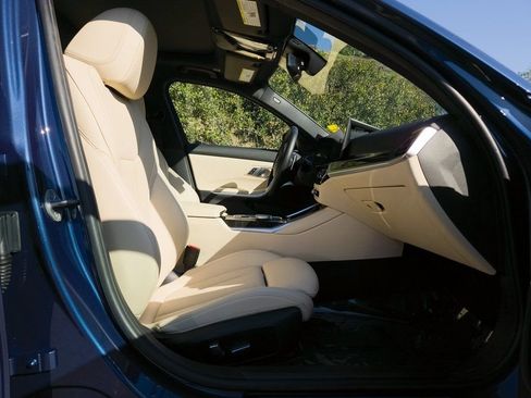 Used 2023 BMW 330i Sedan w/ Convenience Package image 24