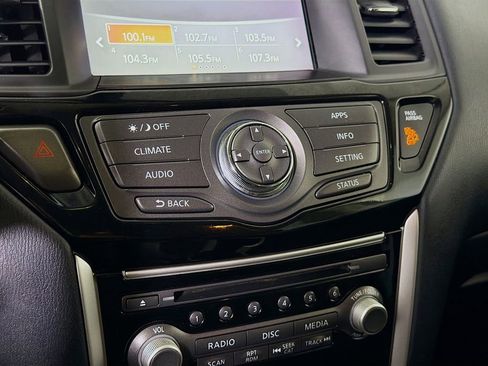 Used 2020 Nissan Pathfinder S AWD/4WD image 32