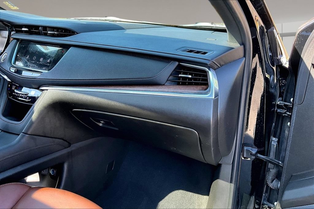 Used 2021 Cadillac XT5 Premium Luxury FWD image 16