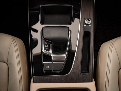 Certified 2025 Audi Q5 2.0T Premium w/ Convenience Plus Package image 38