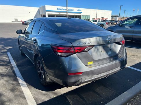 Used 2021 Nissan Sentra SV FWD image 2