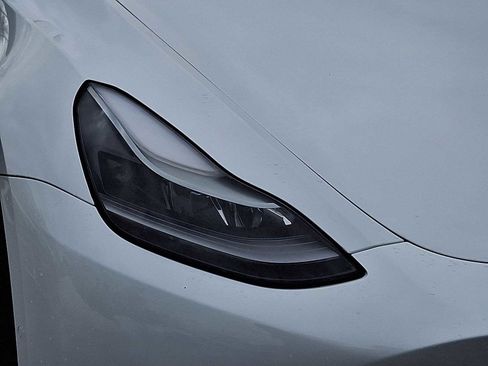 Used 2022 Tesla Model Y Performance image 28