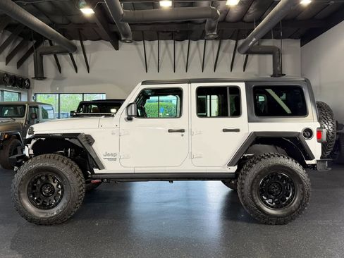 Used 2020 Jeep Wrangler Unlimited Sport S image 8
