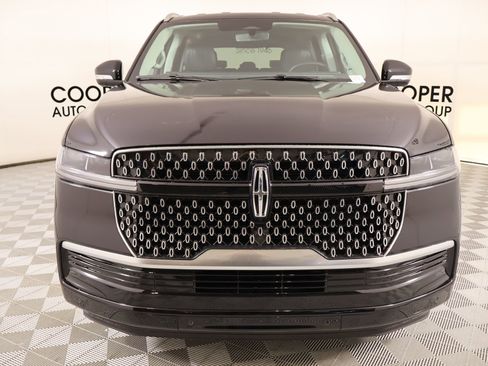 New 2026 Lincoln Navigator Premiere AWD/4WD image 9