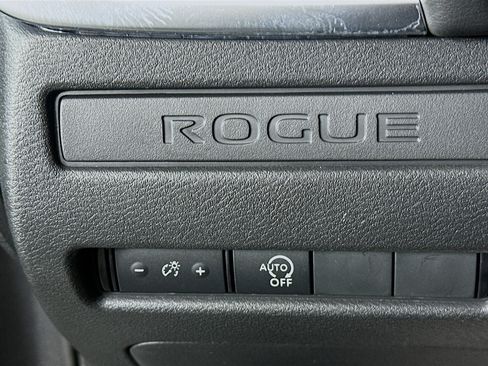 Used 2023 Nissan Rogue S AWD/4WD image 16