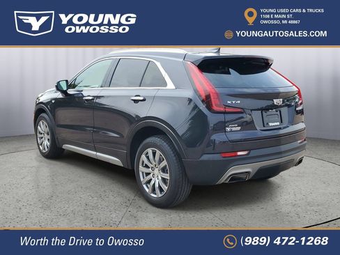 Used 2022 Cadillac XT4 Premium Luxury w/ Cold Weather Package AWD/4WD image 4