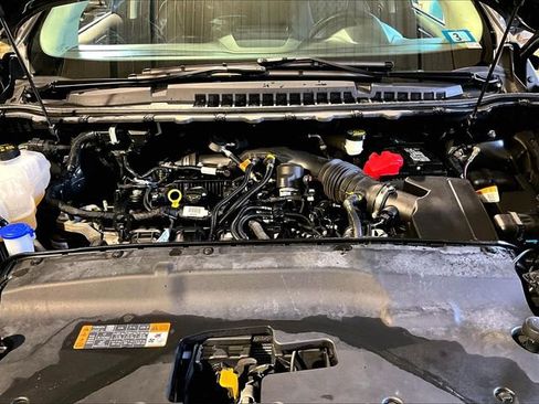 Used 2024 Ford Edge Titanium image 10