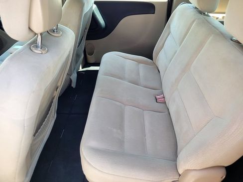 Used 2015 Dodge Grand Caravan American Value Package FWD image 12