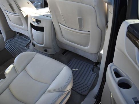 Used 2019 Cadillac Escalade ESV Luxury image 25