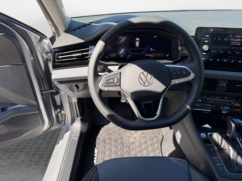 New 2026 Volkswagen Jetta SE FWD image 10