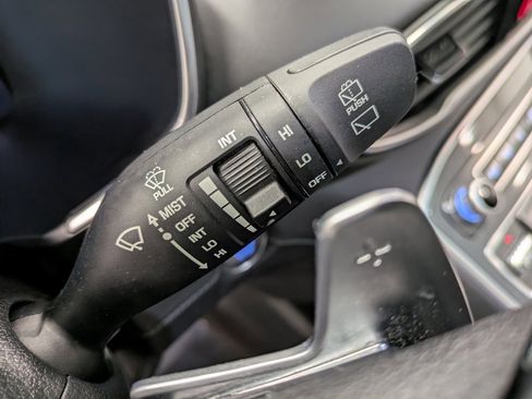 Used 2023 Hyundai Santa Fe SEL w/ Premium Package image 18