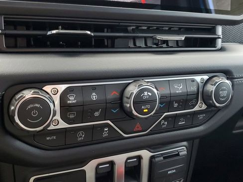 New 2026 Jeep Wrangler Rubicon AWD/4WD image 20