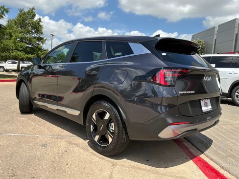 Used 2026 Kia Sportage LX FWD image 8