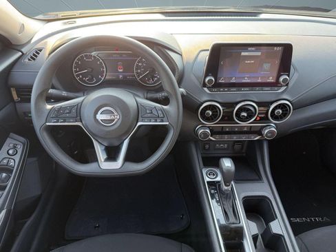 Used 2025 Nissan Sentra SV FWD image 30