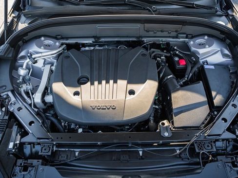 New 2026 Volvo XC60 B5 Plus w/ Climate Package image 20