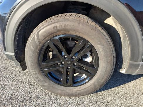 Used 2023 Ford Explorer XLT w/ Equipment Group 202A image 17