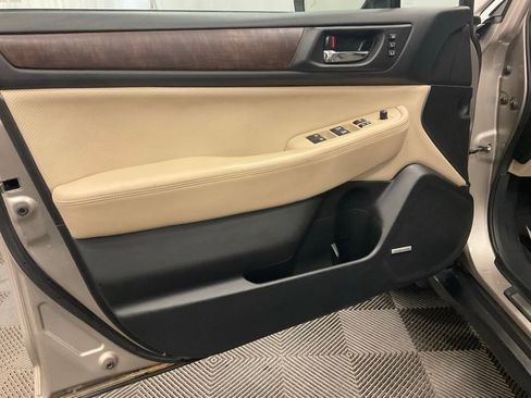 Used 2015 Subaru Outback 2.5i Limited AWD/4WD image 9