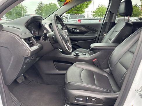 Used 2024 GMC Terrain SLT AWD/4WD image 9