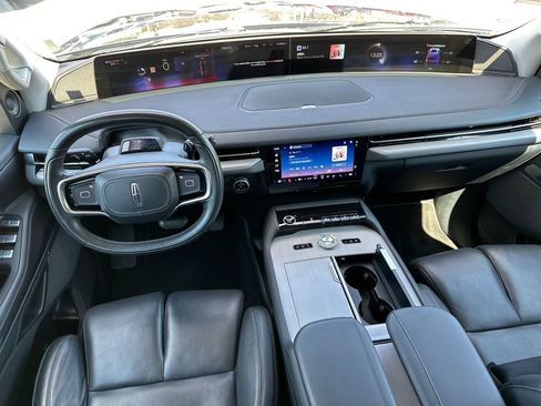 Used 2025 Lincoln Navigator Reserve image 26