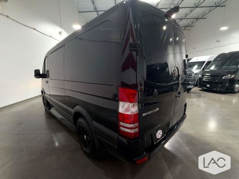 Used 2018 Mercedes-Benz Sprinter 2500 image 9