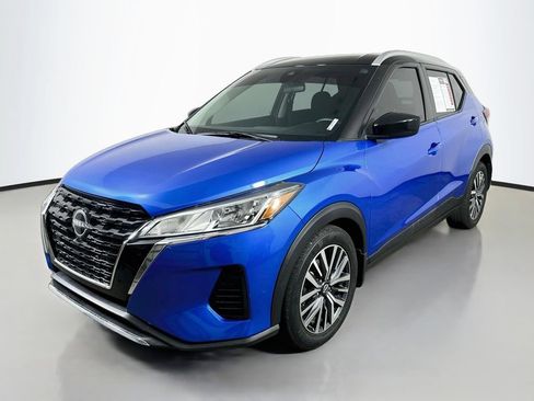 Used 2022 Nissan Kicks SV FWD image 3
