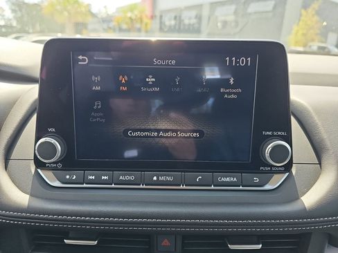 Used 2025 Nissan Rogue SV w/ SV Premium Package image 25