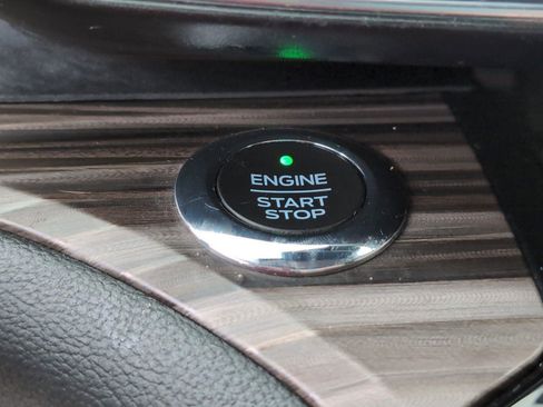 Used 2021 Ford Explorer Limited w/ Equipment Group 301A image 21