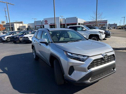 New 2025 Toyota RAV4 XLE image 7