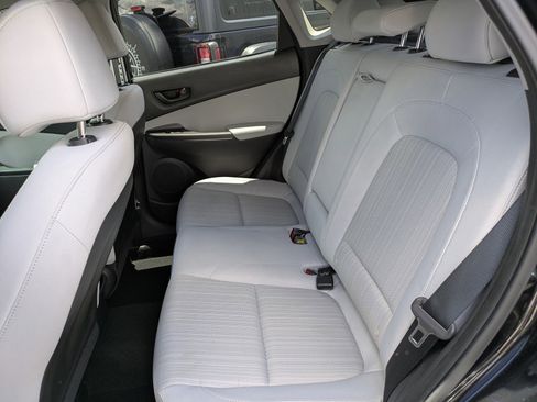 Used 2023 Hyundai Kona SEL FWD image 10