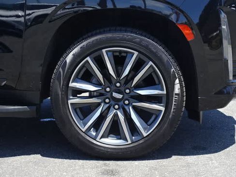 Used 2022 Cadillac Escalade ESV Sport AWD/4WD image 7