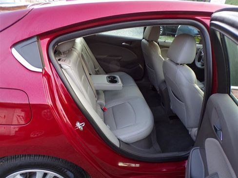 Used 2017 Chevrolet Cruze LT image 26