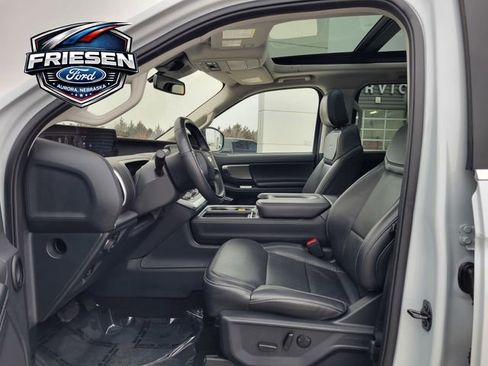 Used 2025 Ford Expedition Max Platinum image 12