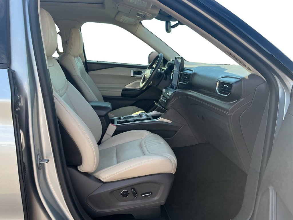 Certified 2020 Ford Explorer Platinum w/ Premium Technology Package AWD/4WD image 22