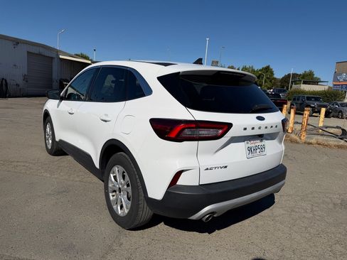 Used 2024 Ford Escape Active FWD image 3