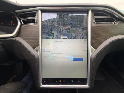 Used 2014 Tesla Model S 85 RWD image 18