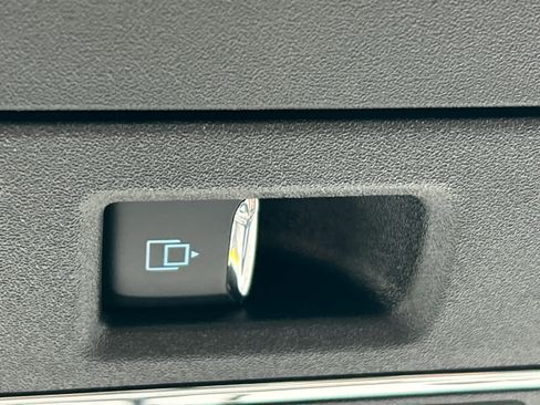 New 2025 Ford F150 Platinum w/ FX4 Off-Road Package image 71