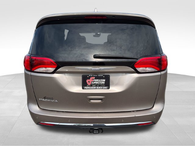 Used 2018 Chrysler Pacifica Touring-L Plus FWD image 6